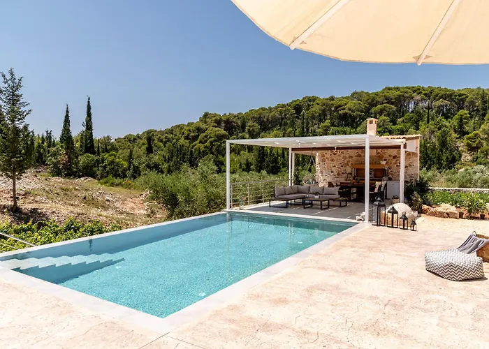 Villa Misovounous Natural Park By 