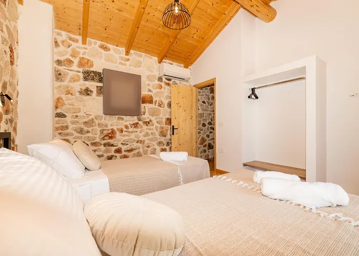 Villa Misovounous Natural Park By 