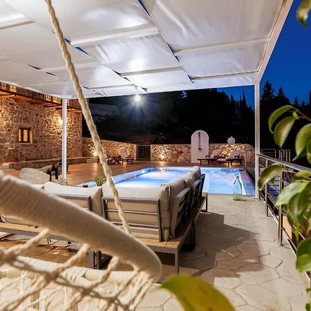 Villa Misovounous Natural Park By 